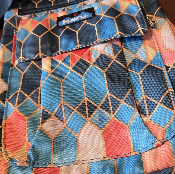 Kavu Colorful Geometric Crossbody Bag - Picture 7 of 9